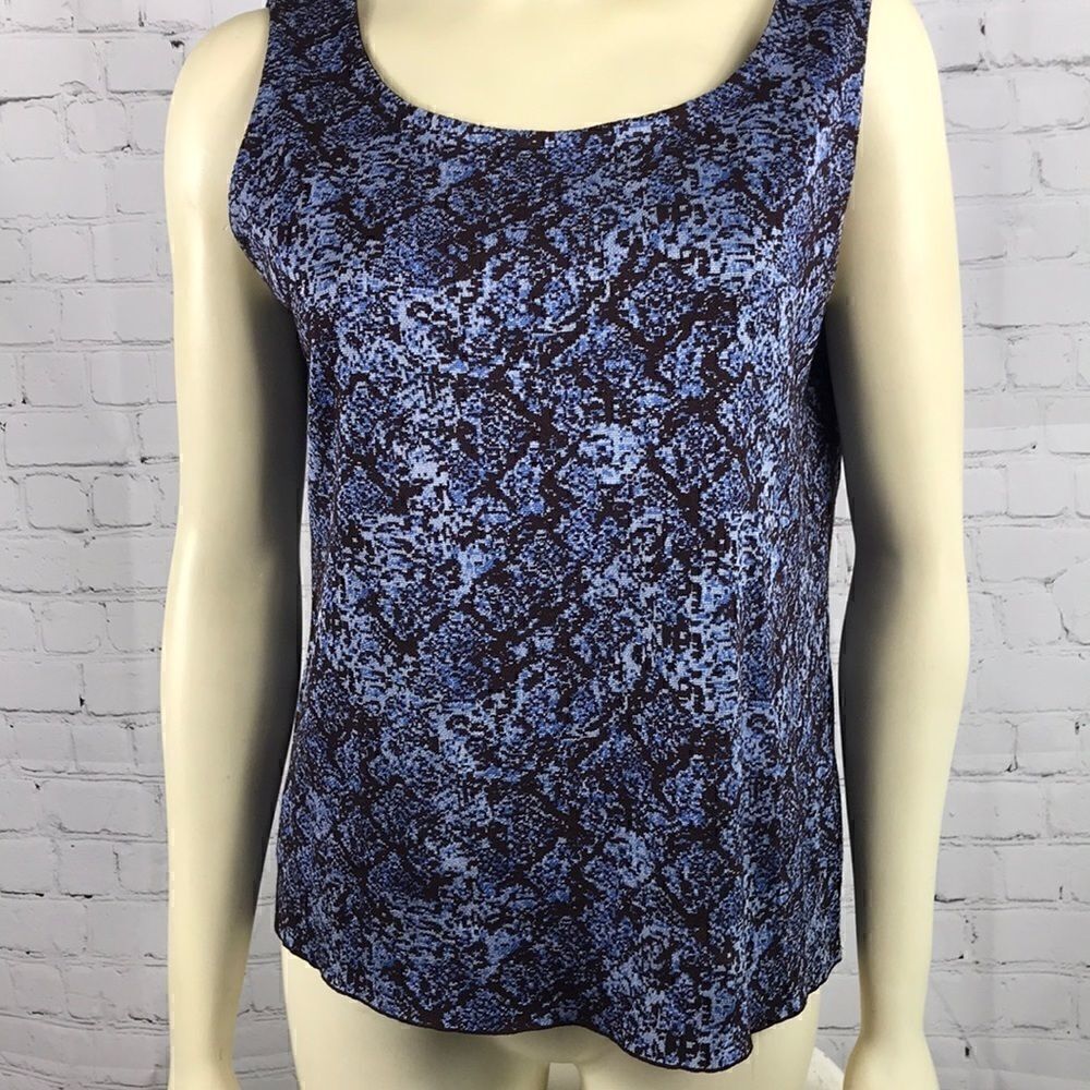 St. John Blue Snakeskin print Knit tank. EUC sz M